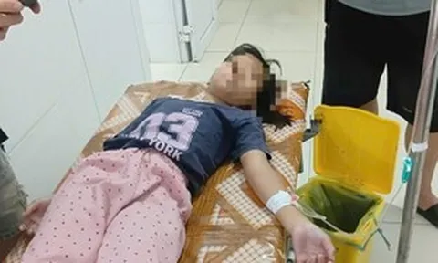 Hàng chục người ở Nghệ An nghi ngộ độc sau khi ăn bánh mì