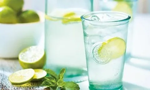 Muốn không say tàu xe, bạn nên chọn những loại đồ uống này