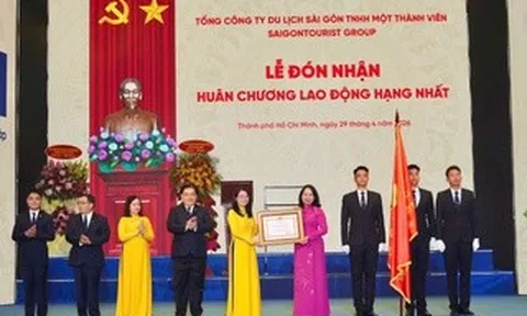 Saigontourist Group nhận Huân chương Lao động hạng Nhất