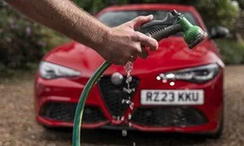 Bí kíp rửa xe siêu tiết kiệm nước của dân chuyên nghiệp