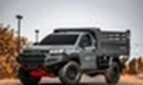 Bản độ Toyota Hilux thành xe ben tự đổ gây chú ý nhờ tính thực dụng