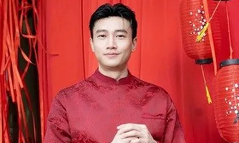 "Trai hư showbiz" công khai bức ảnh khóa môi người thương bí ẩn