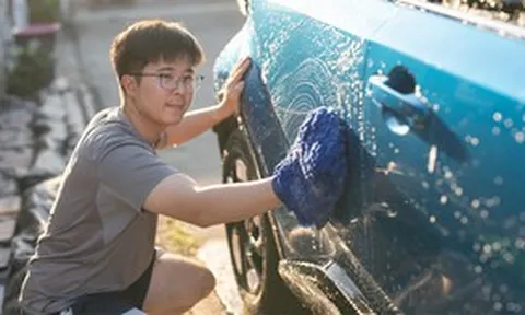 Đàn ông bỗng chăm dọn rửa ô tô nhiều khả năng đang ngoại tình
