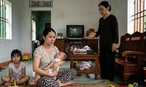 Mẹ chồng không chịu trông cháu để tôi đi làm dù luôn mỉa tôi ăn bám