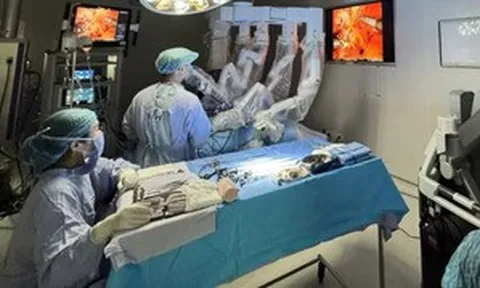 Bác sĩ Việt làm chủ kỹ thuật robot, hồi sinh nhiều ca bệnh hiểm nghèo