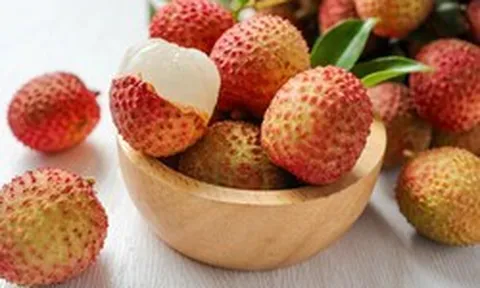 Bà cụ hôn mê sau khi liên tục ăn nhiều vải: Lưu ý cách ăn đúng trong mùa cao điểm