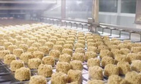 Có gì bên trong quy trình sản xuất mì ăn liền tại Acecook Việt Nam?