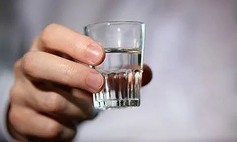 Có nên ngủ ngay sau khi uống rượu?