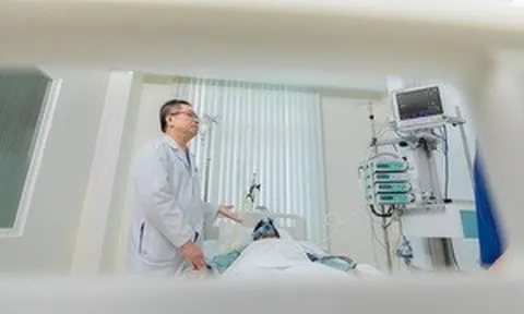 Cuộc chiến sinh tử 2 lần cứu nữ bệnh nhân nước ngoài ngay trên bàn can thiệp