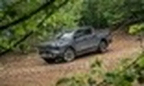Bán tải thuần điện Toyota Hilux BEV lộ thông số gây thất vọng về tầm hoạt động