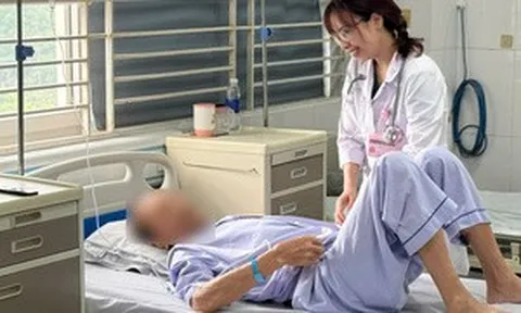 Ung thư di căn cả phổi lẫn xương, bất ngờ đón kỳ tích sau một tháng điều trị