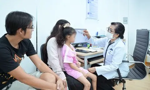 Não mô cầu bùng phát, chuyên gia y tế khuyến cáo chủ động tiêm phòng cho trẻ