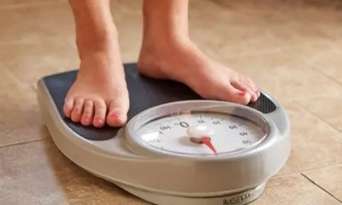 Ăn không nhiều, phụ nữ vẫn tăng cân sau tuổi 45? Chuyên gia chỉ ra 5 nguyên nhân và cách kiểm soát