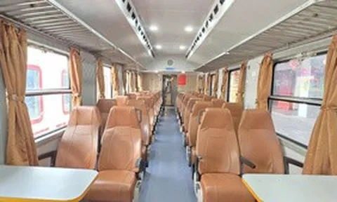 Đường sắt mở 'Đoàn tàu Bạch Mai' đưa đón y, bác sĩ giữa Hà Nội và Ninh Bình