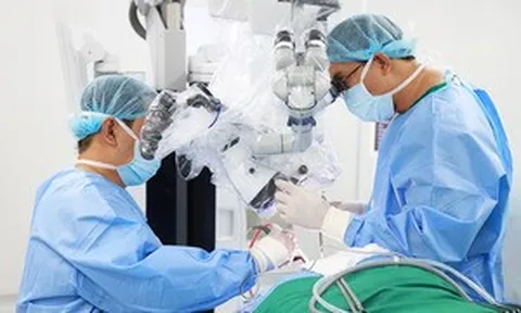 AI giúp bác sĩ mổ u não, giữ lại ánh sáng cho người phụ nữ suýt mù vĩnh viễn