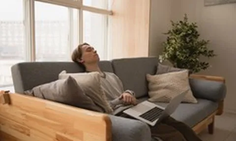 Điều gì xảy ra nếu bạn thường xuyên ngủ trưa sau bữa ăn?