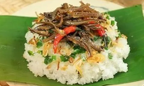 Ngày càng có nhiều người chạy thận, bác sĩ nói thẳng: Tránh xa 4 sát thủ thích "núp" trên bàn ăn