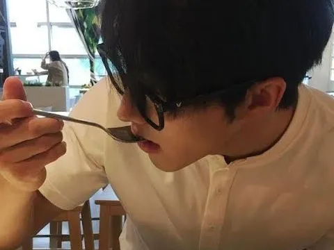 Suy thận rất giỏi “ngụy trang”, đang tuổi trẻ sung sức mà thấy 5 cảm giác này cũng cần gặp bác sĩ ngay