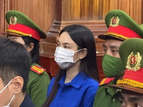 Hình ảnh bất ngờ sau phiên toà xét xử hoa hậu Thùy Tiên