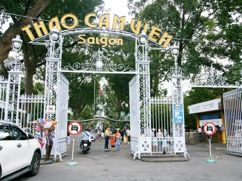 Cuối năm, Thảo Cầm Viên tung "sít rịt" khiến dân tình rủ nhau đi chơi tối