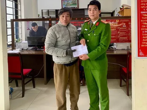 Người đàn ông SN 1956 tới Agribank chuyển khoản 70 triệu đồng, giao dịch thành công liền báo công an phường