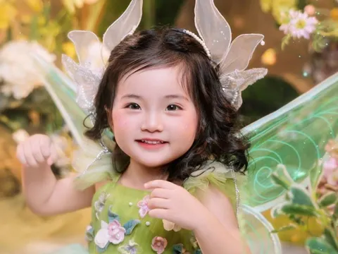 Con gái út nhà Khánh Thi - Phan Hiển "đốn tim" khán giả, vẻ ngoài đáng yêu như thiên thần