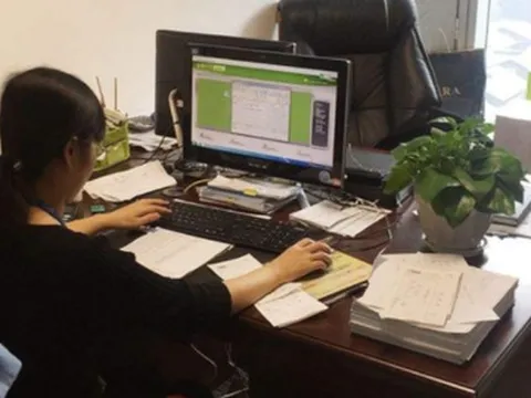 Nữ kế toán bị cắt thưởng Tết 80 triệu, đuổi việc trong 1 ngày vì sai lầm “không ai cứu nổi”