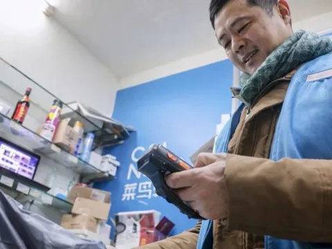 Giảng viên đại học 25 năm kinh nghiệm nghỉ việc đi làm shipper, làm việc cả lúc nửa đêm