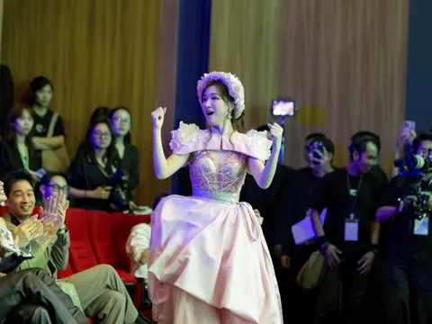 Sau hat-trick ở Giải Mai Vàng, Hòa Minzy thắng lớn tại giải Làn sóng xanh 2025