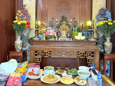 Văn khấn rằm tháng Chạp cúng gia tiên đầy đủ nhất 0