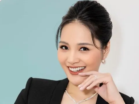 "Hoa hậu đẹp nhất châu Á": Hôn nhân yên ấm, viên mãn ở tuổi U40