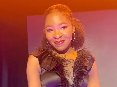 Nữ ca sĩ bị rắn độc cắn tử vong khi đang ngủ