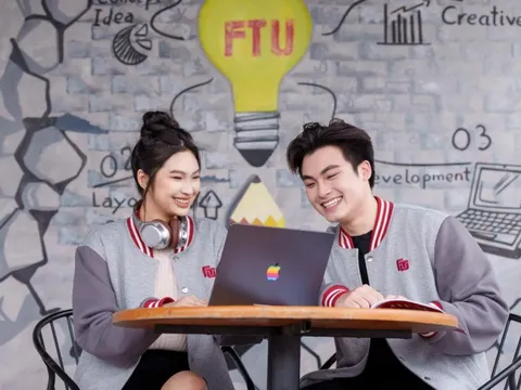 Ngôi trường được mệnh danh "Harvard Việt Nam" gây chú ý khi tặng áo khoác mới SANG - XỊN cho toàn bộ sinh viên