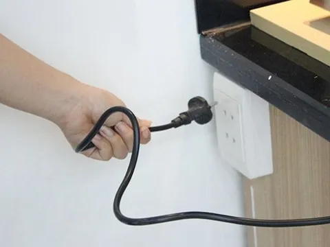 Rút ngay phích cắm 5 thiết bị này trước khi về quê nếu không muốn "tiền mất tật mang" đầu năm