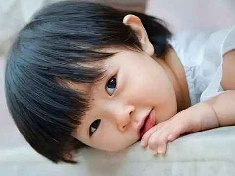 4 đường nét khuôn mặt của một đứa trẻ THÔNG MINH!