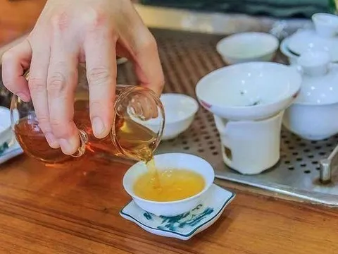 4 kiểu uống trà được đưa vào "danh sách tổn thương gan": Dù thích bao nhiêu cũng phải ngậm miệng