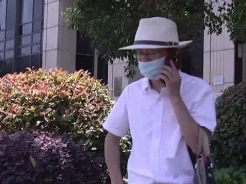 Nhận được hơn 49 triệu đồng tiền chuyển khoản nhầm, người đàn ông từ chối trả lại còn tuyên bố: “Phải bồi thường thêm cho tôi 374 triệu”