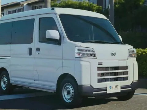 Chạy 200 km mỗi lần sạc, xe tải van thuần điện của Toyota ra mắt tại Nhật Bản 0