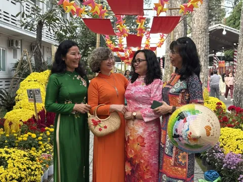 Ngập tràn sắc xuân giữa lòng bệnh viện 0