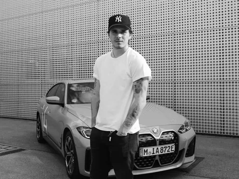 Bộ sưu tập xe hơi đắt giá của Brooklyn Beckham 0
