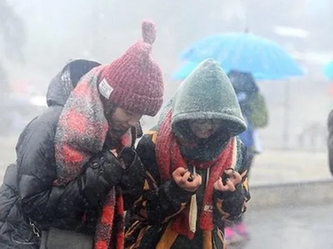 Hà Nội mù mịt bụi mịn, cao thứ 2 thế giới: Gió mùa về "quét sạch" ô nhiễm