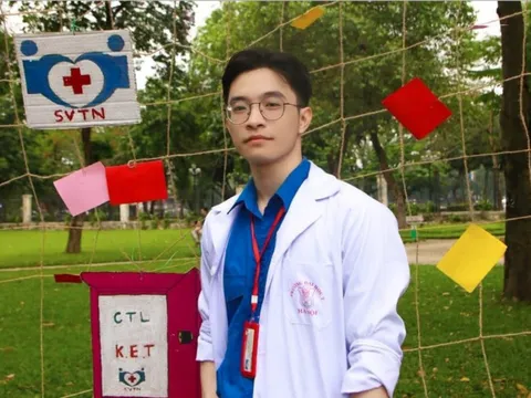 Thủ khoa đầu ra Đại học Y Hà Nội: Rẽ hướng phút chót, về đích ngoạn mục