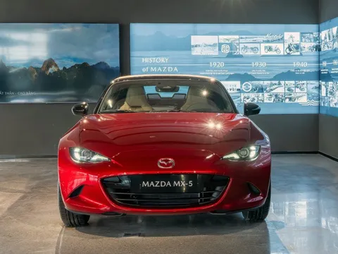 Mazda MX-5 mui mềm sắp bán tại Việt Nam, có tùy chọn số sàn 0