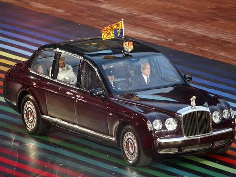 Cận cảnh chiếc xe đắt thứ hai thế giới của Nữ hoàng Elizabeth II 0
