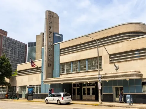 Trạm xe buýt lớn nhất thế giới đóng cửa 0