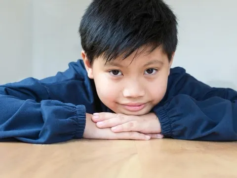 Người thông minh có 5 điểm KHÓ ƯA, cha mẹ coi chừng trách nhầm con!