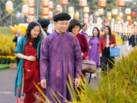 Lần đầu tiên có đường hoa Tết tại Hoàng thành Thăng Long