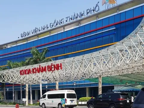 Thụt dầu 300 cái, bé trai 15 tuổi nhập viện 0