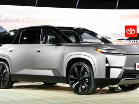 Toyota Highlander 2027 khai tử bản xăng 0