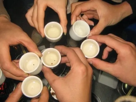 Sưng môi khó thở sau tiệc tất niên với món ăn 'độc, lạ' 0